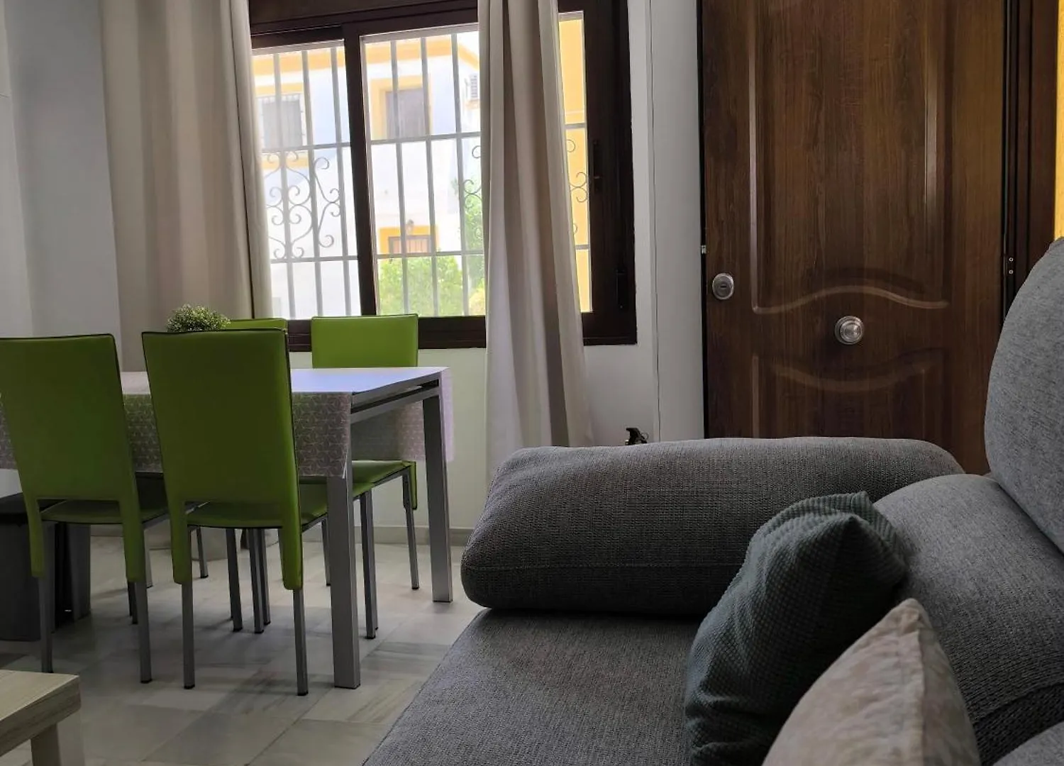 Apartamento La Laguna Vera Apartment